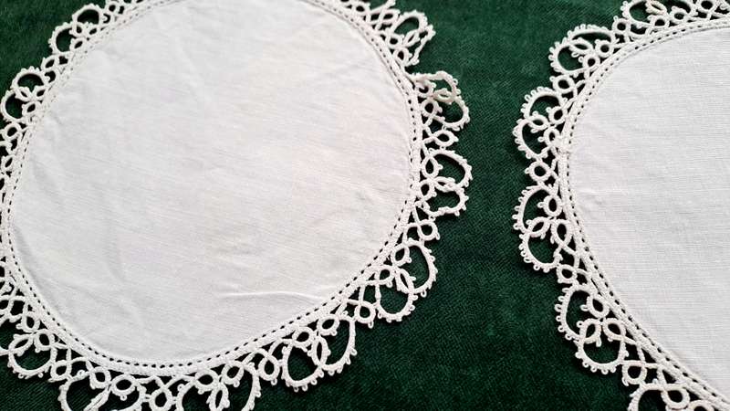 2 small white doilies with tatted edge - 16cm