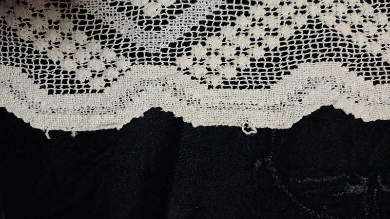 Magnificent, large, hand knotted lace tablecloth 235 x 144cm