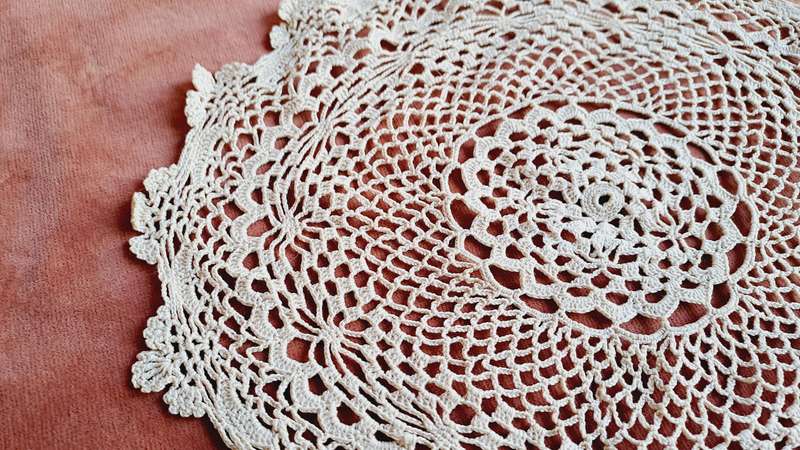 Crochet doily/doilie - 36cm - beige/ecru