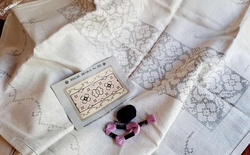 Stamped linen (tablecloth) for embroidery- pure linen - 86 x 86cm