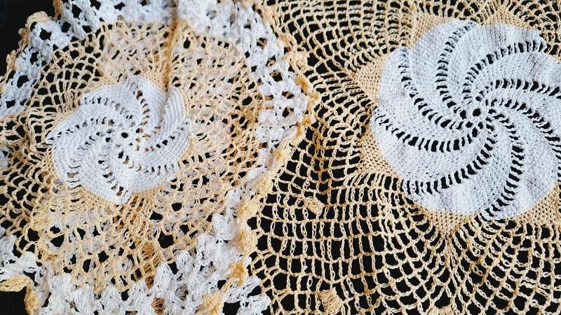 2 crochet doilies - white and apricot- 40 and 13 cm diameters