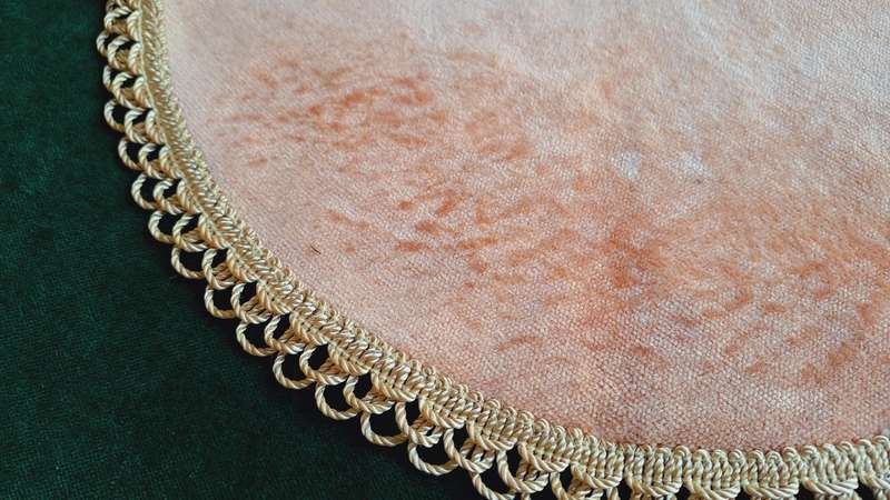Pink velvet doily mat - 32cm