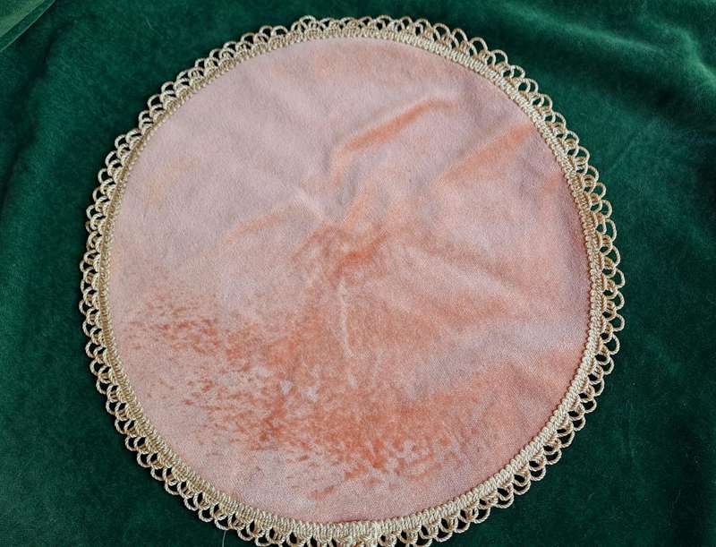 Pink velvet doily mat - 32cm