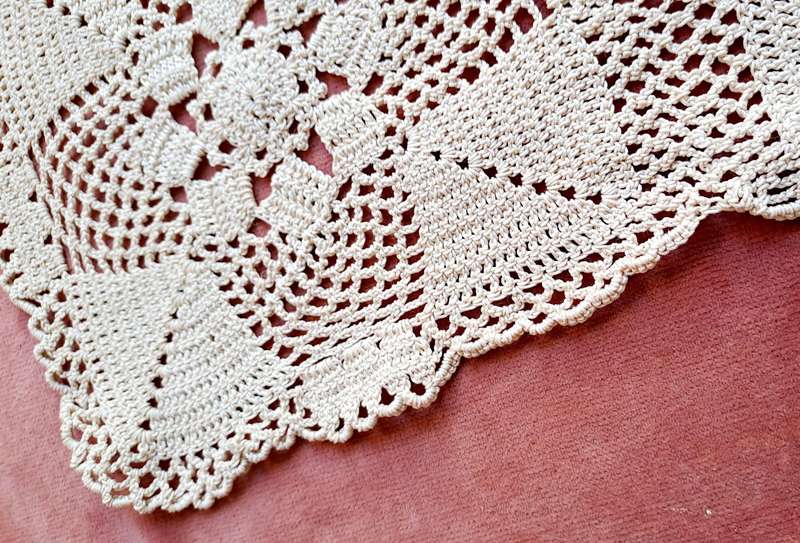Beige crochet square - 30 x 30 cm