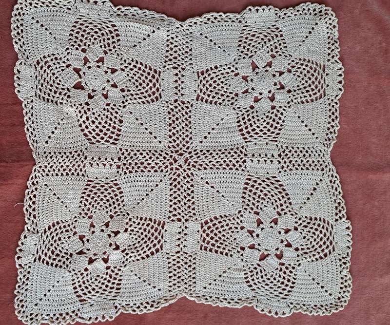 Beige crochet square - 30 x 30 cm