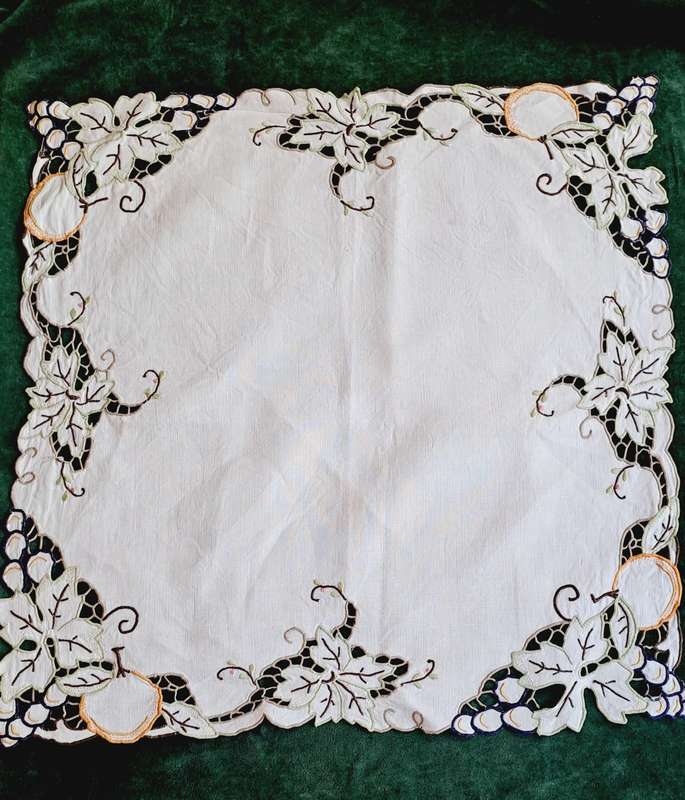 Square embroidered linen cloth with cutwork 45cm x 45cm
