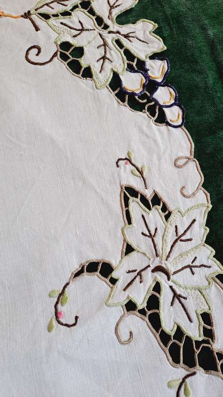 Square embroidered linen cloth with cutwork 45cm x 45cm