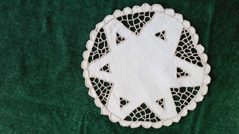 Small, round, embroidered doily - 19cm