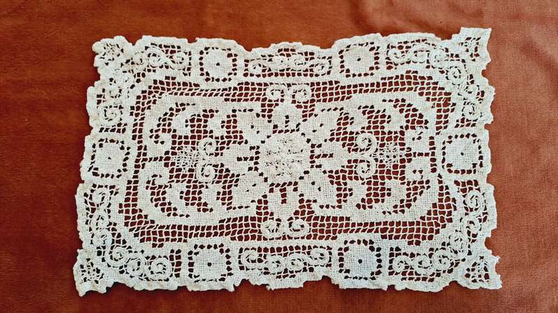 Small, hand knotted mat - 26 x 16cm