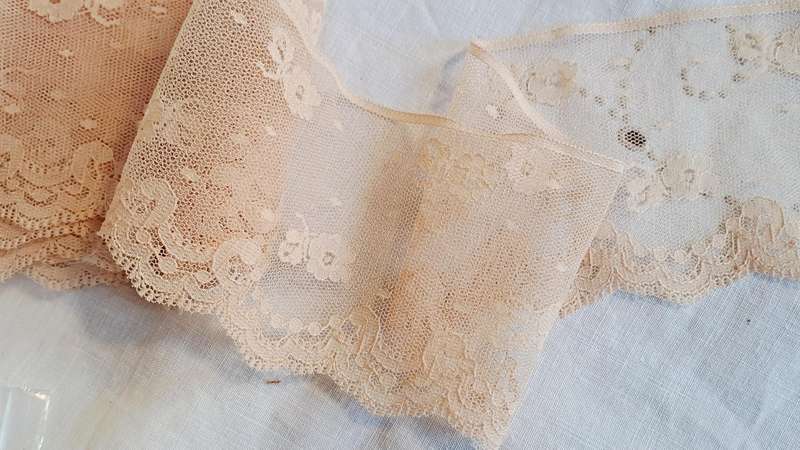 2m of pretty apricot lace, synthetic 8cm wide,