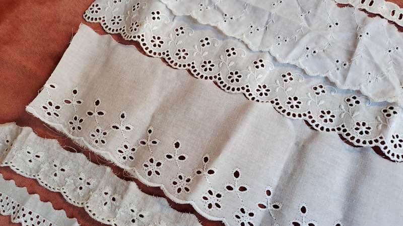 Embroiderie anglais trim remnants - 150cm in total