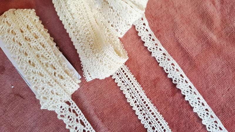 Torchon lace trim remnants - cotton - 8 metres in total