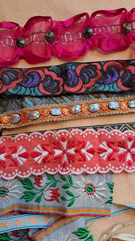 Vintage braid - 13 pieces of 30-50cm each