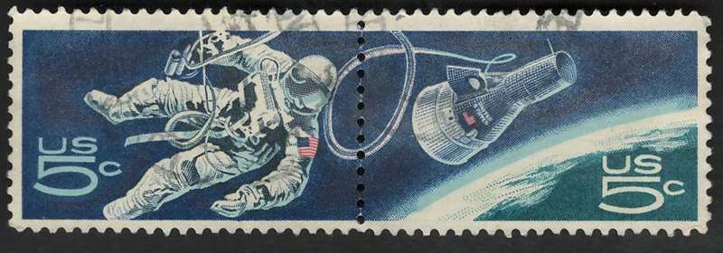 USA 1967 Accomplishments in Space: Space-Walking & Gemini 4 Capsule and Earth. Scott #1331 & #1332