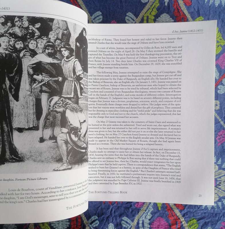 The Fortune-telling Book i- The Encyclopaedia of Divination and Soothsaying by Raymond Buckland