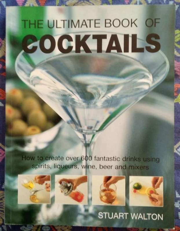 The Ultimate Book of Cocktails by Stuart Walton