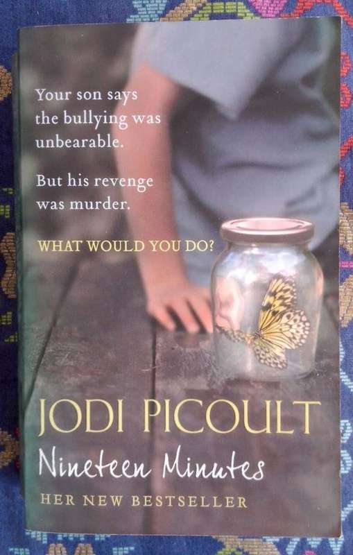 Nineteen Minutes by Jodi Picoult