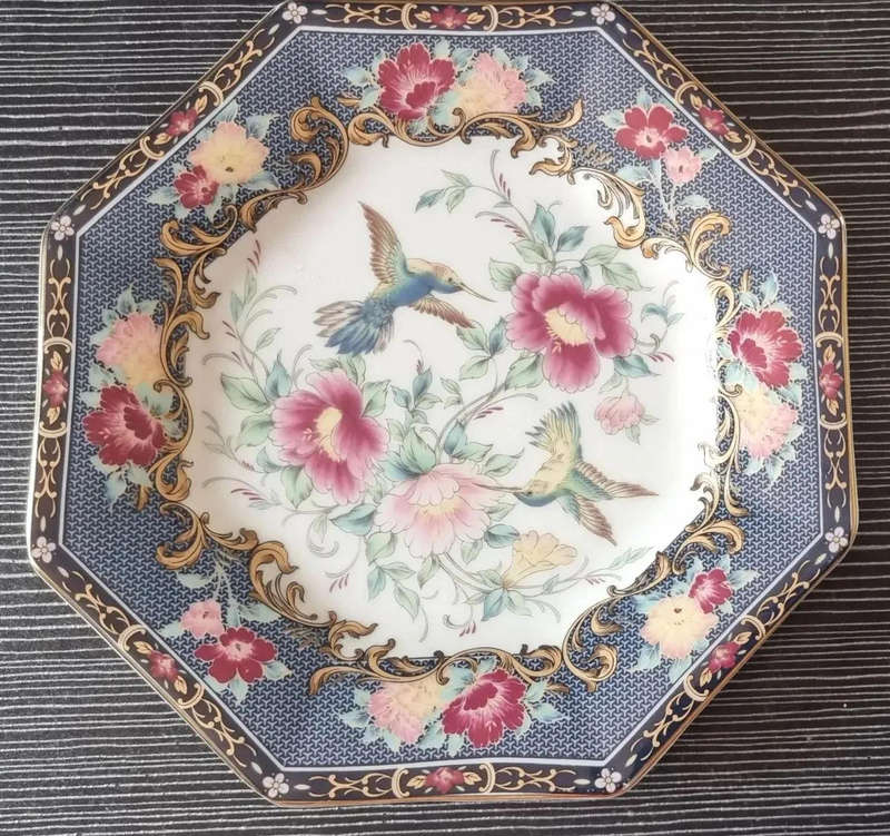 Blue bird and floral pattern decorative plate - collectibles - vintage home decor.