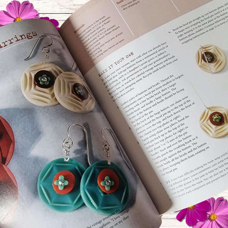 Mixed-Media Collage Jewelry: New Directions in Memory Jewelry by Janette Schuster