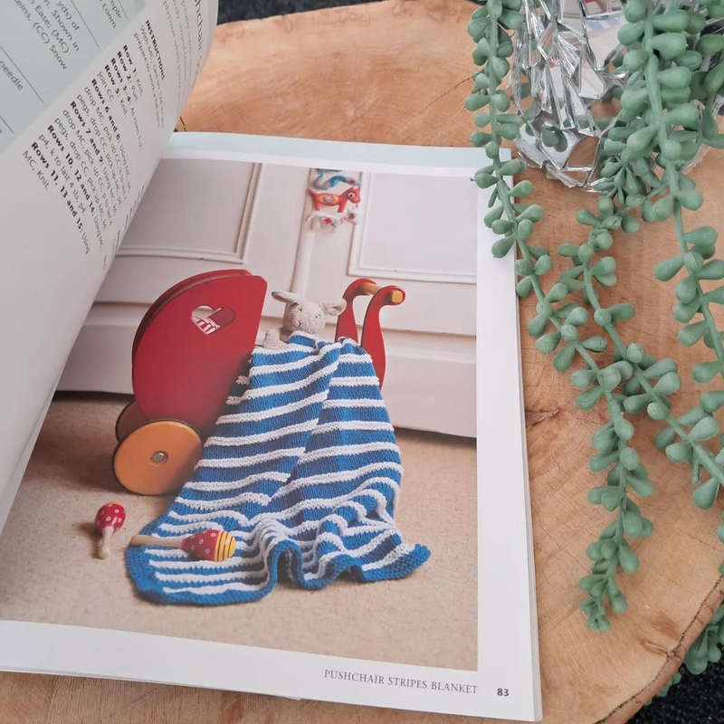 Loom Knitted Throws Paperback  by Isela Phelps