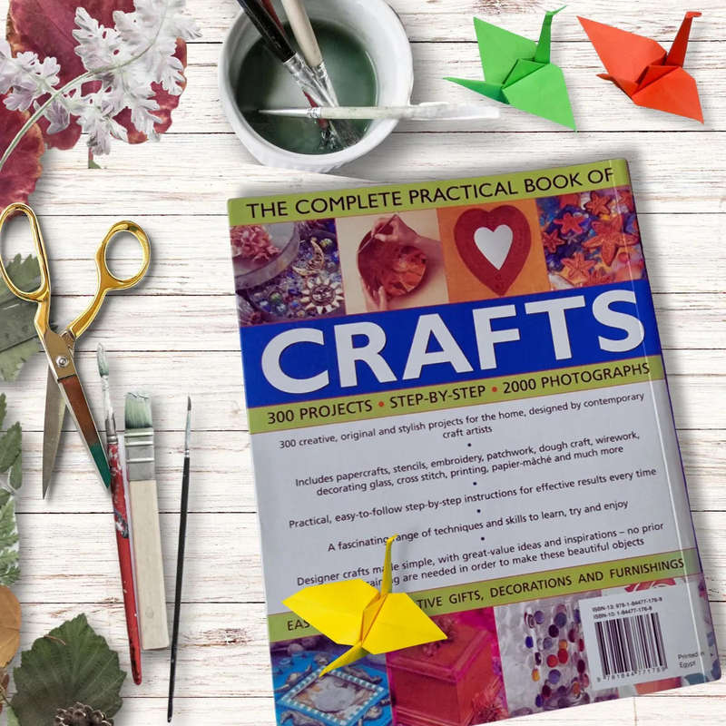 The Complete Practical Book of Crafts (Paperback) by Lucy Painter