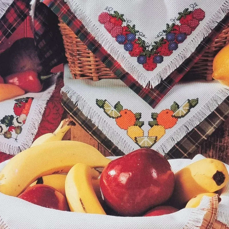Leisure Arts - Mealtime Bread Cloths - Leaflet 2734