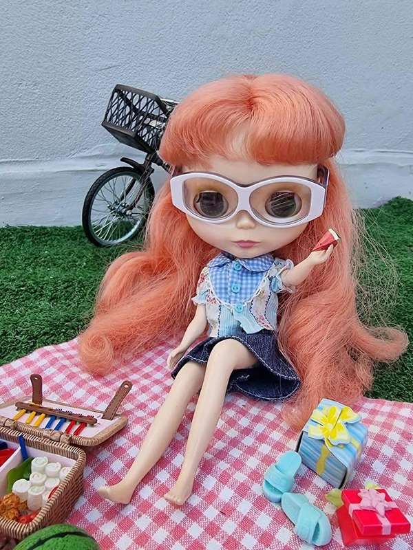 The Dainty Biscuit Blythe doll is a sought-after collectible, first released in September 2007 as a