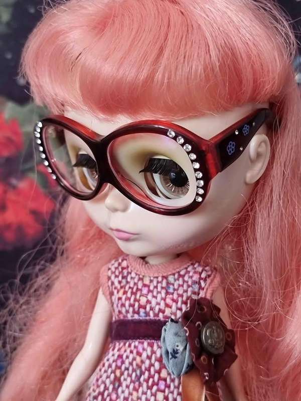 The Dainty Biscuit Blythe doll is a sought-after collectible, first released in September 2007 as a