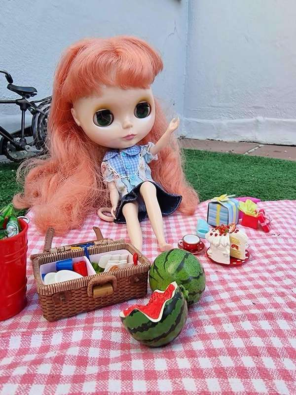 The Dainty Biscuit Blythe doll is a sought-after collectible, first released in September 2007 as a