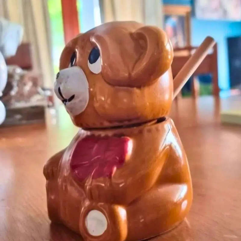 Cute vintage smiling bear honey pot circa 1982.