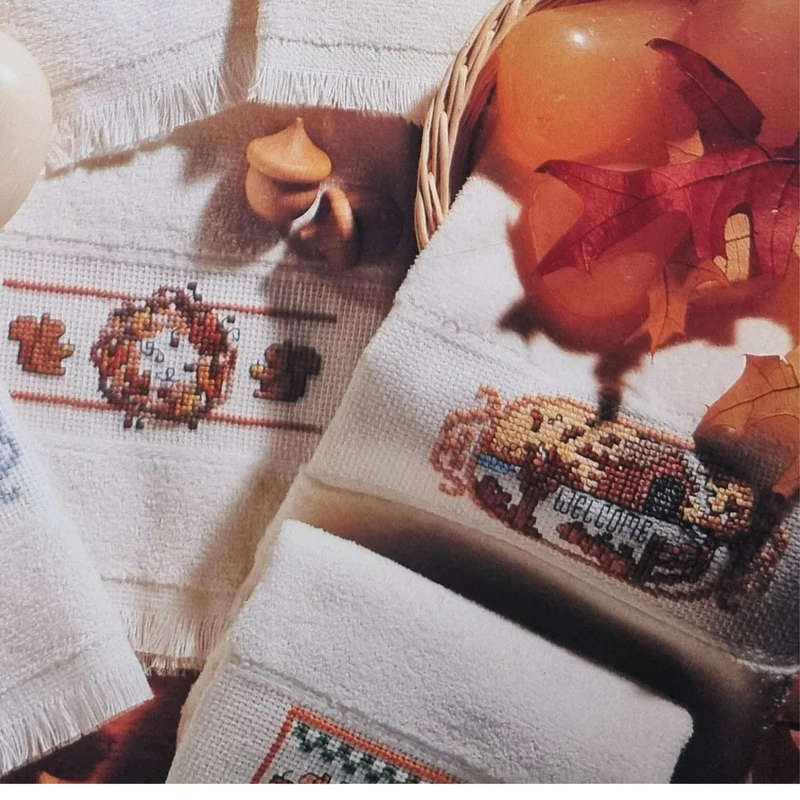 Leisure Arts - Fingertips for the Seasons - Leaflet 2602