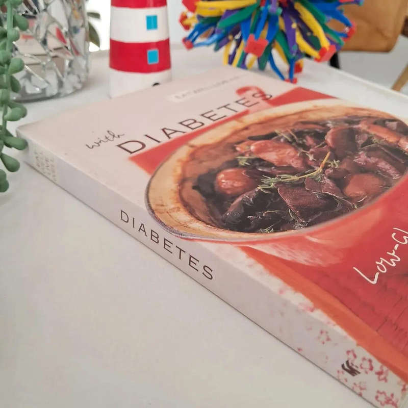 Eat Well Live Well with Diabetes: Low-GI Recipes and Tips Book by Karen Kingham