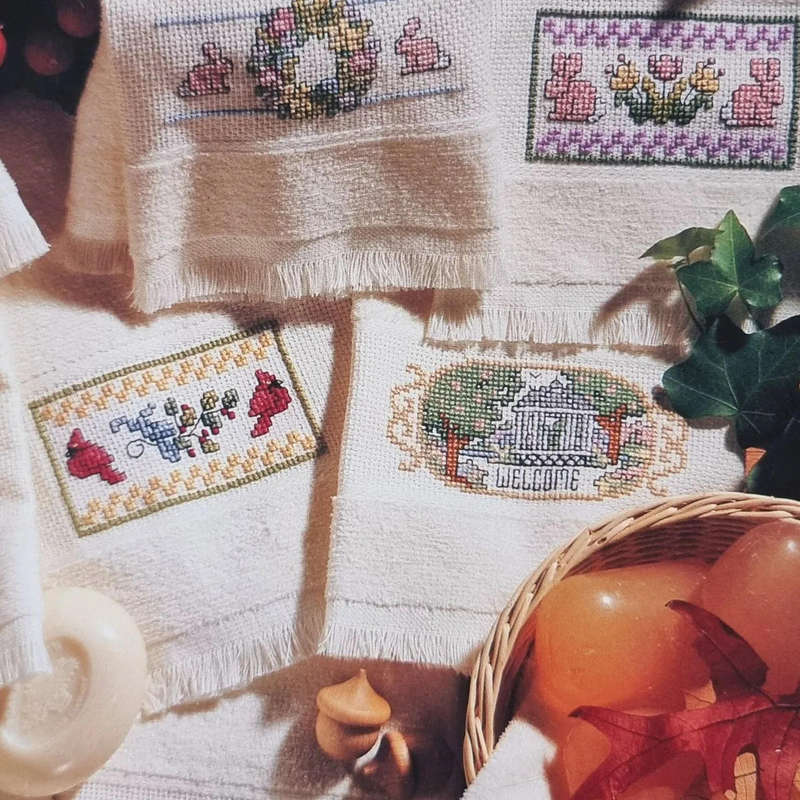 Leisure Arts - Fingertips for the Seasons - Leaflet 2602