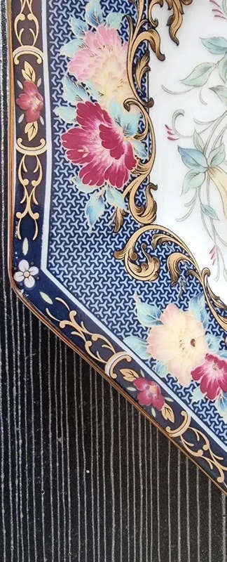 Blue bird and floral pattern decorative plate - collectibles - vintage home decor.