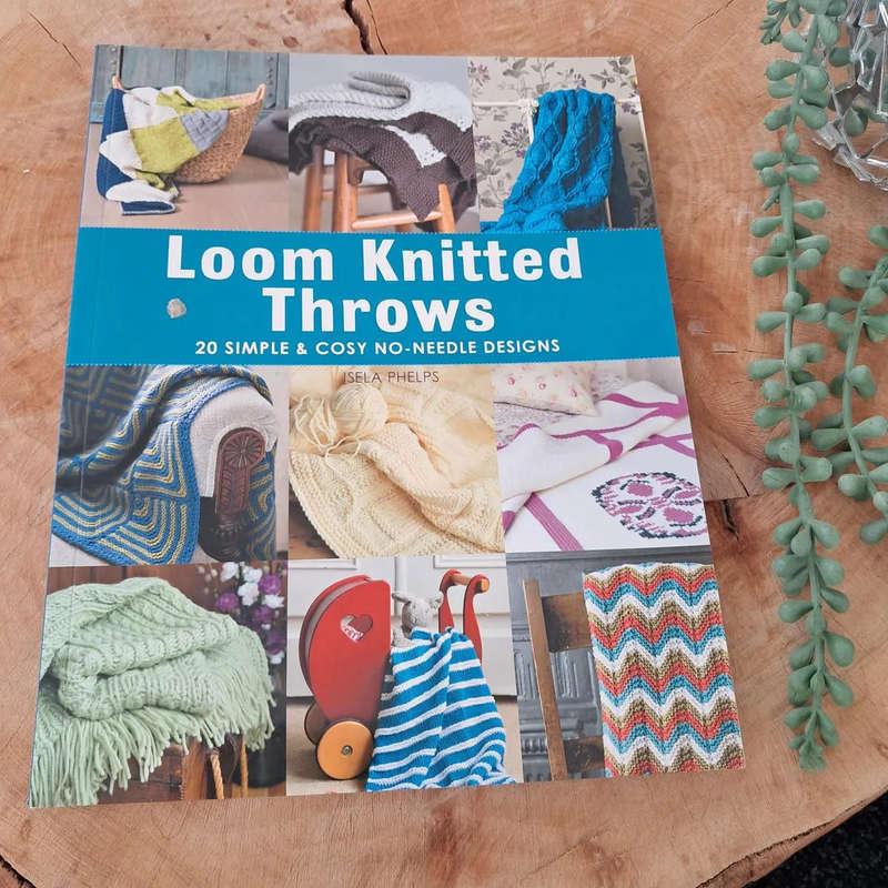 Loom Knitted Throws Paperback  by Isela Phelps