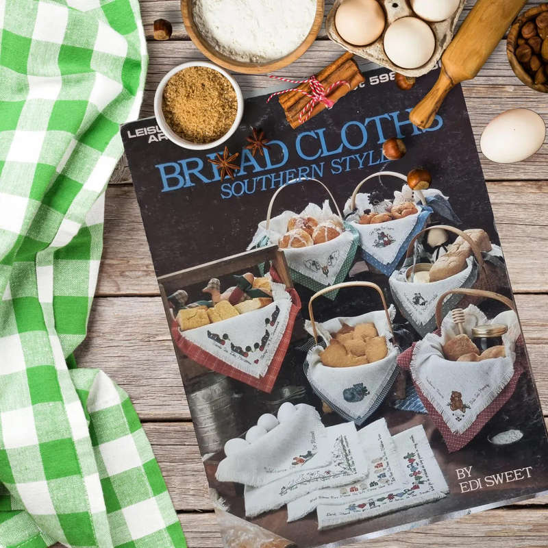 Leisure Arts - Bread Cloths Southern Style - Leaflet 598 -