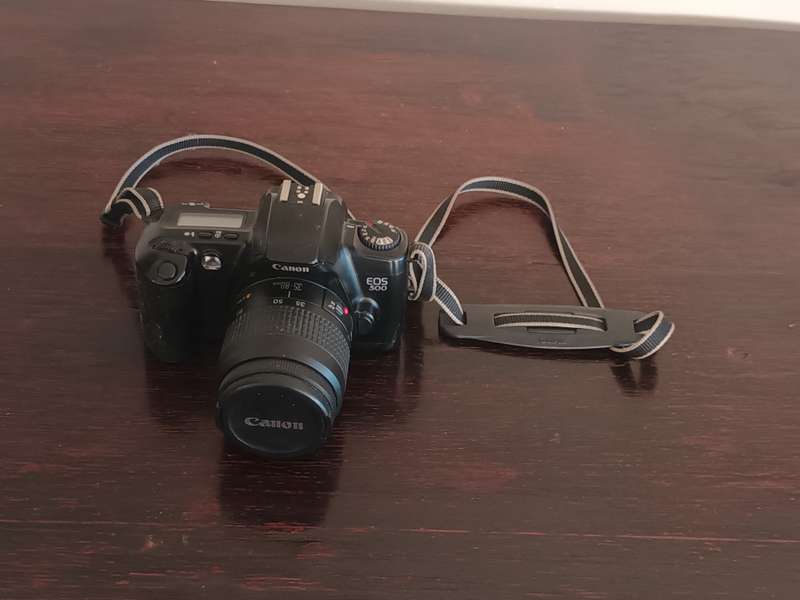 CANON EOS 500