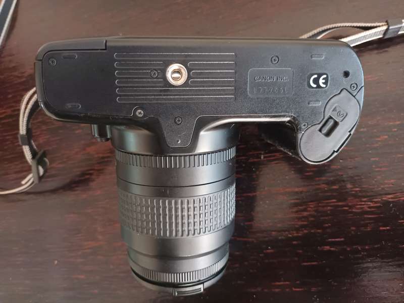 CANON EOS 500
