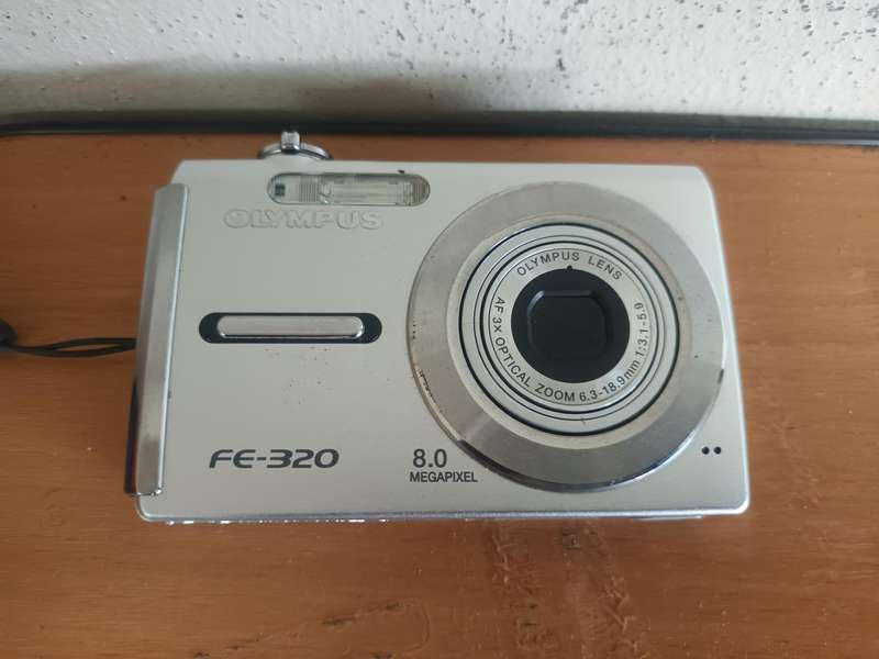 Olympus FE-320 Compact Digital Camera