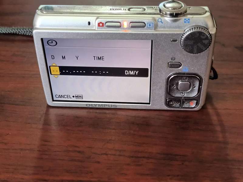 Olympus FE-320 Compact Digital Camera