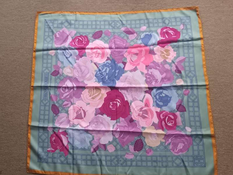 VINTAGE HERMÈS 100% Silk Scarf Roseraie Design By Christiane Vauzelles With Box
