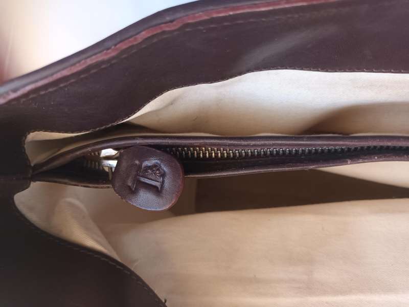 VINTAGE Genuine Leather Tod's Handbag