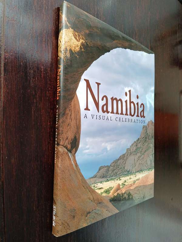 Namibia: A Visual Celebration - Jéan Du Plessis