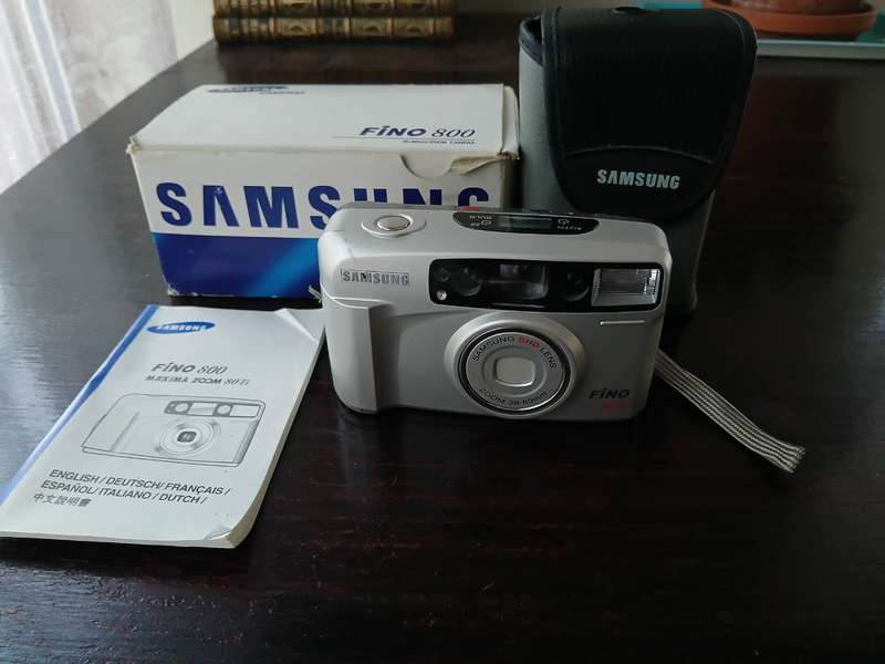 Samsung Fino 800 35mm Point and Shoot Film Camera with 38-80mm Zoom Lens
