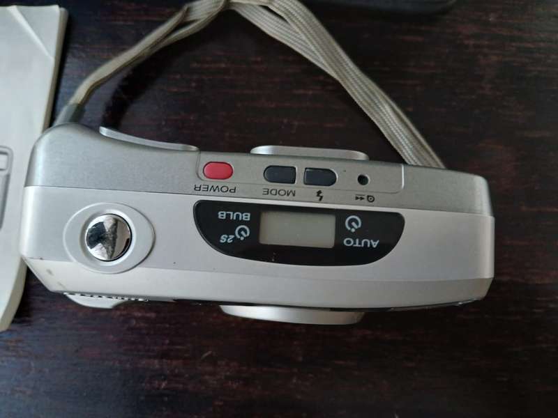 Samsung Fino 800 35mm Point and Shoot Film Camera with 38-80mm Zoom Lens