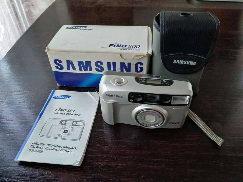Samsung Fino 800 35mm Point and Shoot Film Camera with 38-80mm Zoom Lens