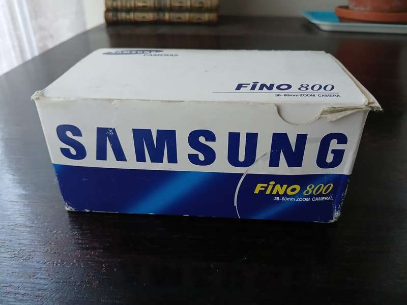 Samsung Fino 800 35mm Point and Shoot Film Camera with 38-80mm Zoom Lens