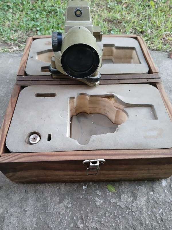 SUNRAY FUJI-KOH DUMPY LEVEL S-207W IN WOODEN CASE