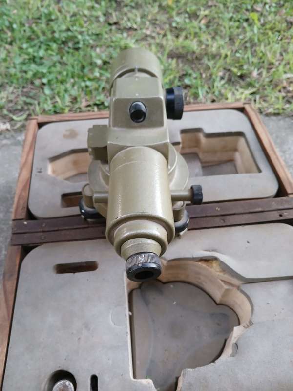 SUNRAY FUJI-KOH DUMPY LEVEL S-207W IN WOODEN CASE