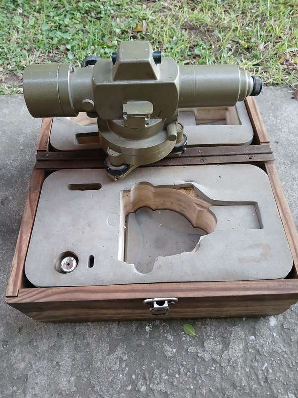 SUNRAY FUJI-KOH DUMPY LEVEL S-207W IN WOODEN CASE